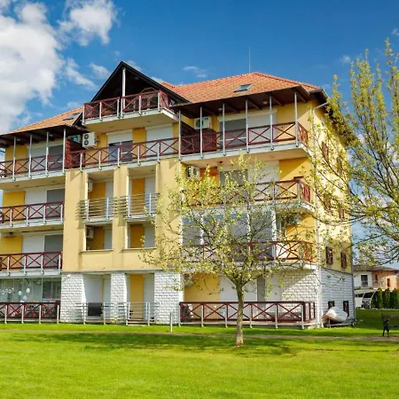 Like شقة بالاتونوشود